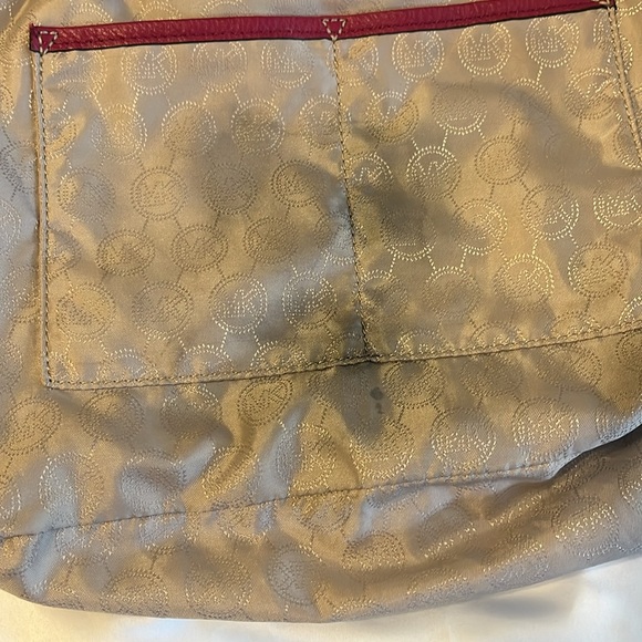 Michael Kors Leather Drawstring Bucket Bag EUC - Picture 12 of 14